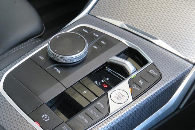BMW 3 Series Photo 25