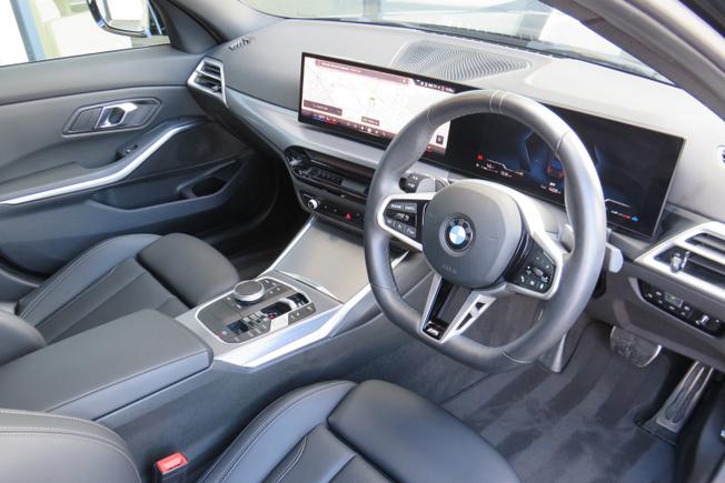 BMW 3 Series Photo 26