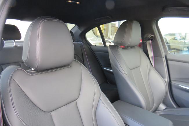 BMW 3 Series Photo 27