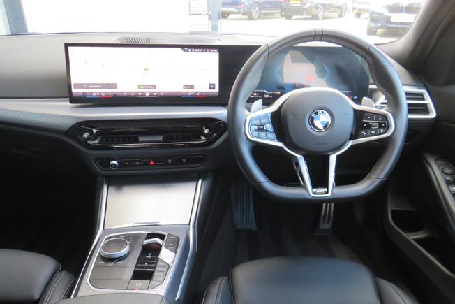 BMW 3 Series Photo 32