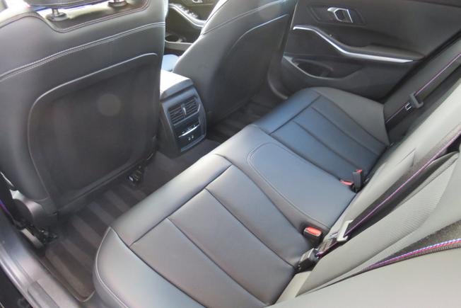 BMW 3 Series Photo 35