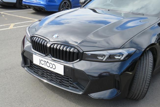 BMW 3 Series Photo 9