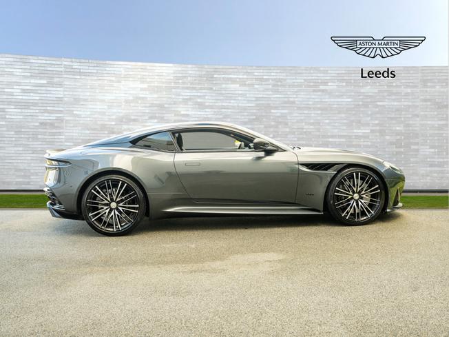 ASTON MARTIN DBS Photo 33