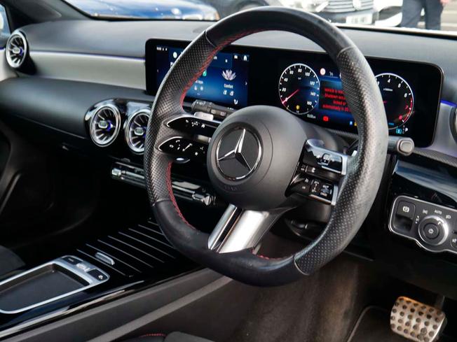 MERCEDES-BENZ A Class Photo 33