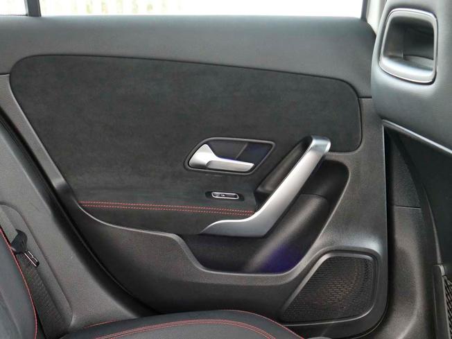 MERCEDES-BENZ A Class Photo 35