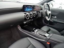 MERCEDES-BENZ Cla Class Photo 3