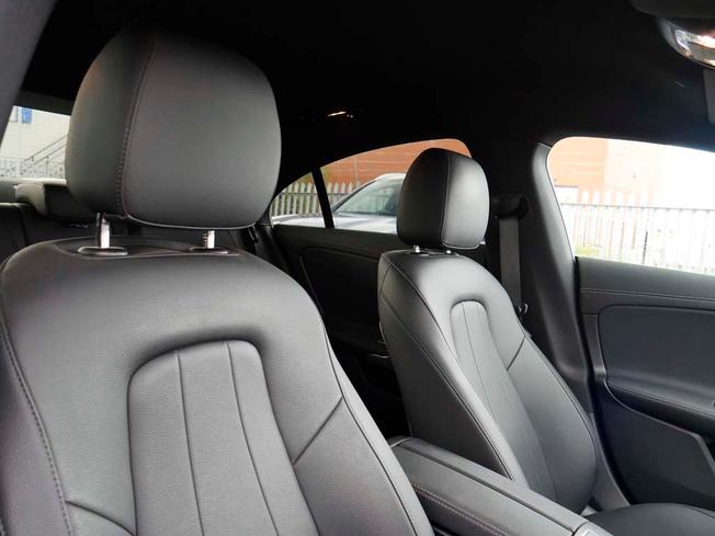 MERCEDES-BENZ Cla Class Photo 30