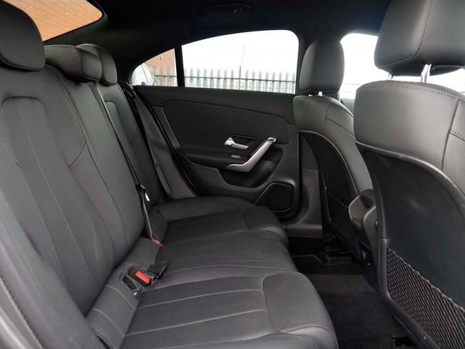 MERCEDES-BENZ Cla Class Photo 32