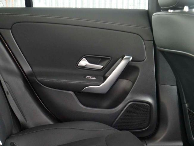 MERCEDES-BENZ Cla Class Photo 34