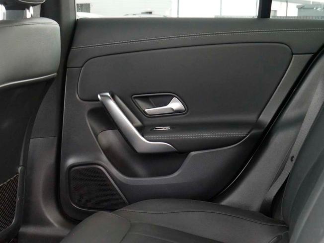 MERCEDES-BENZ Cla Class Photo 37