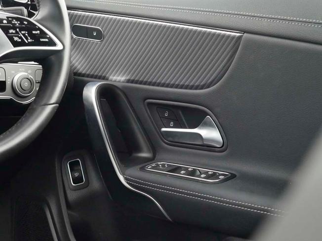 MERCEDES-BENZ Cla Class Photo 39