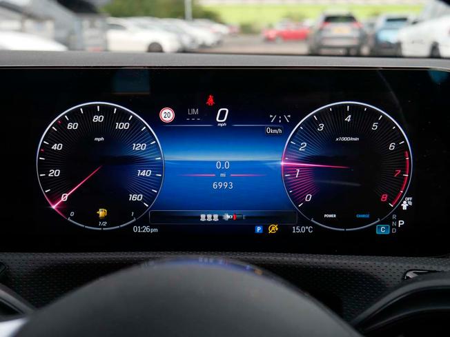 MERCEDES-BENZ Cla Class Photo 4