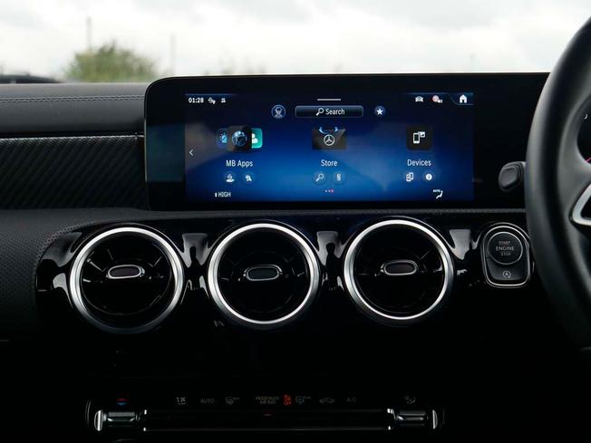 MERCEDES-BENZ Cla Class Photo 41