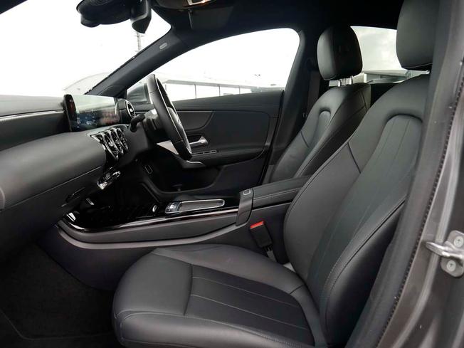 MERCEDES-BENZ Cla Class Photo 42