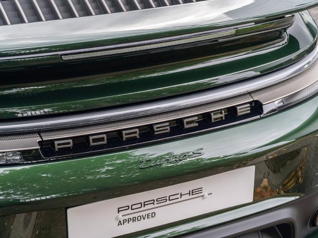 PORSCHE 911 Photo 15