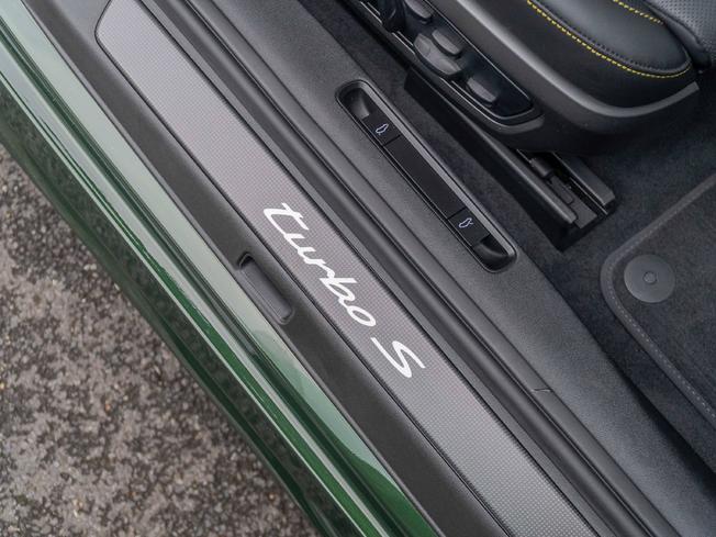 PORSCHE 911 Photo 26
