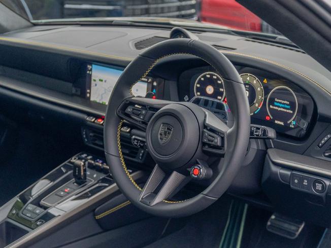 PORSCHE 911 Photo 29