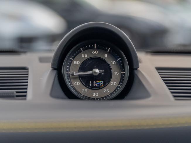 PORSCHE 911 Photo 35
