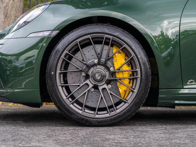 PORSCHE 911 Photo 4