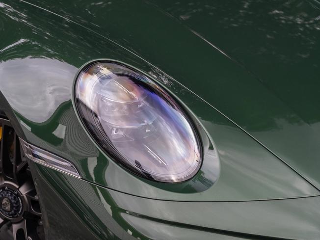 PORSCHE 911 Photo 8