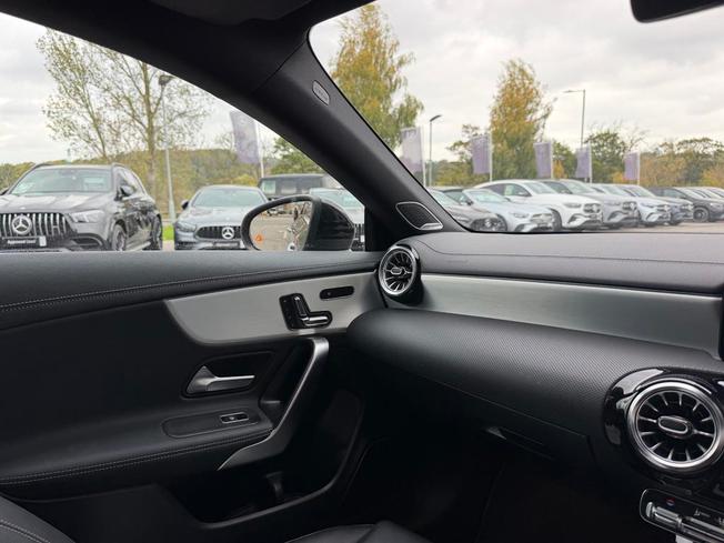 Mercedes-Benz Cla Class Photo 35