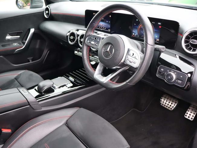 MERCEDES-BENZ A Class Photo 15