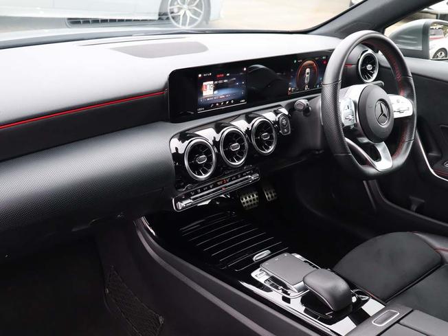MERCEDES-BENZ A Class Photo 3