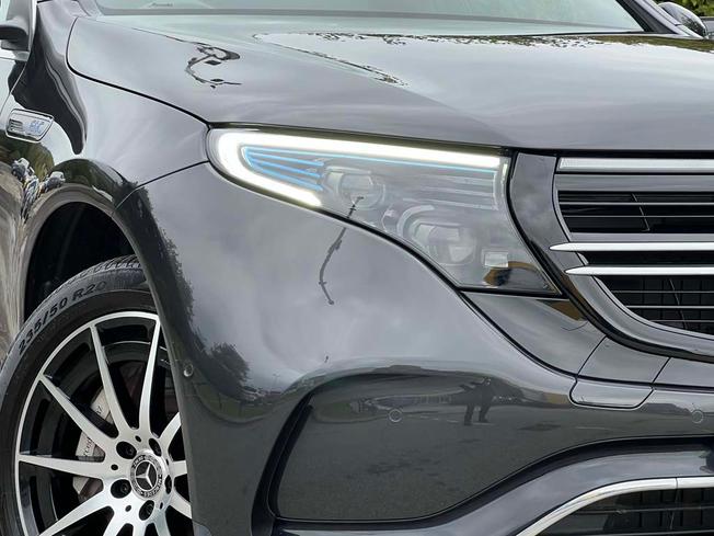 MERCEDES-BENZ EQC Photo 12