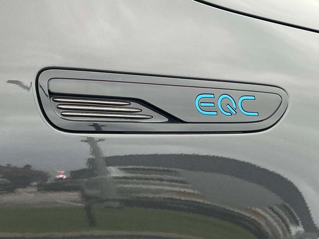MERCEDES-BENZ EQC Photo 14