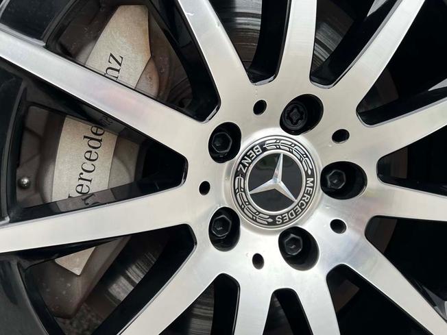 MERCEDES-BENZ EQC Photo 17