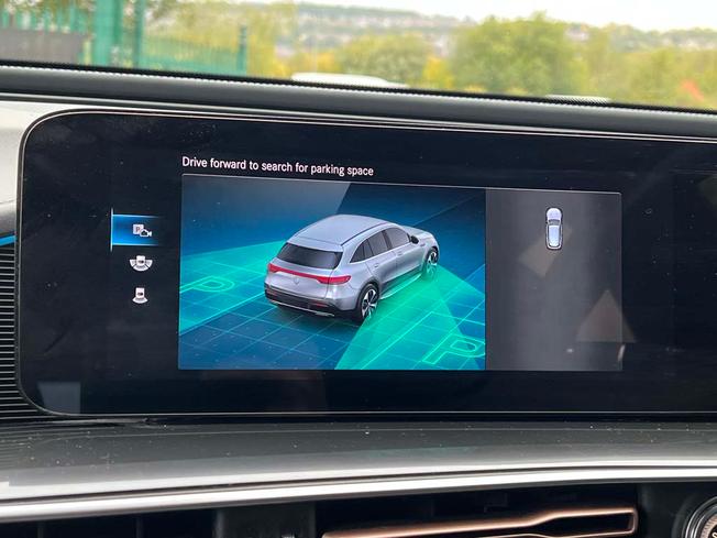 MERCEDES-BENZ EQC Photo 31