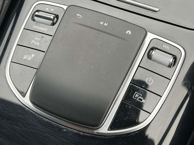 MERCEDES-BENZ EQC Photo 39