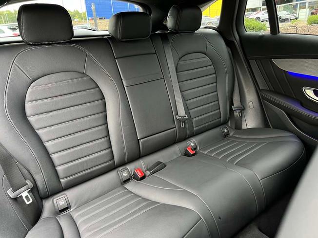 MERCEDES-BENZ EQC Photo 8