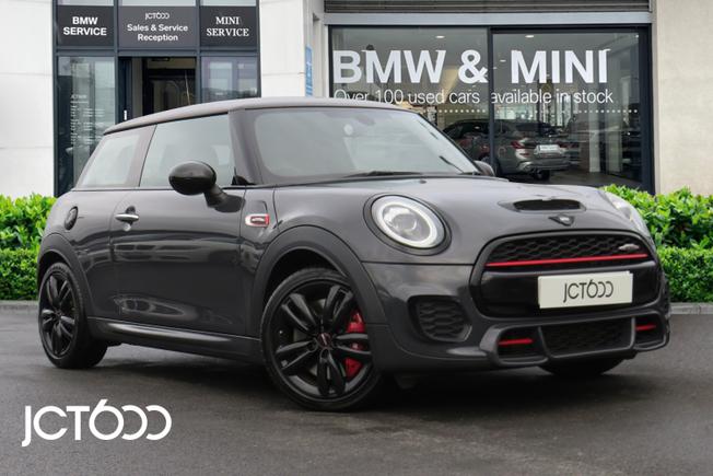 MINI Hatch Photo 1