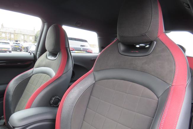 MINI Hatch Photo 12