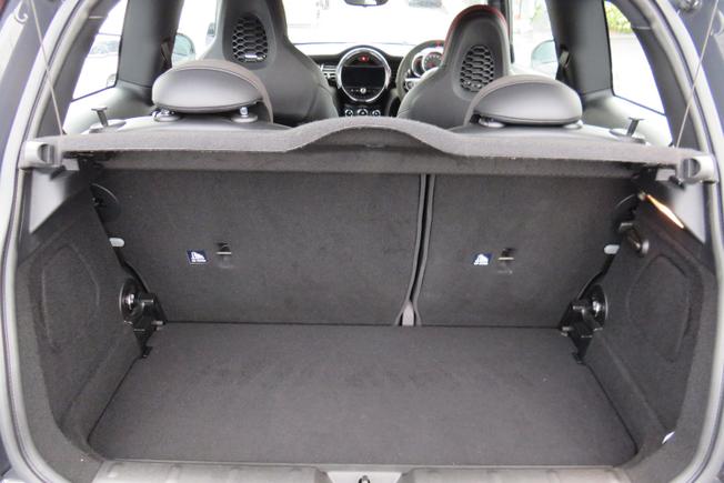 MINI Hatch Photo 14