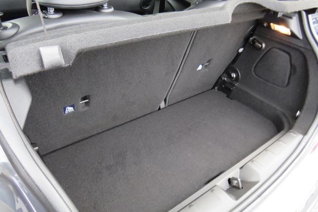 MINI Hatch Photo 15
