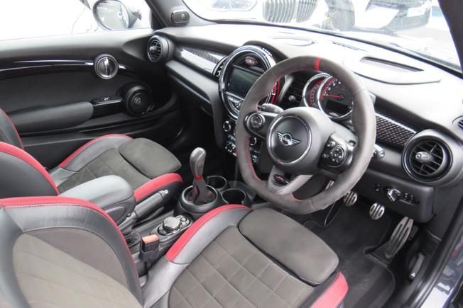 MINI Hatch Photo 17