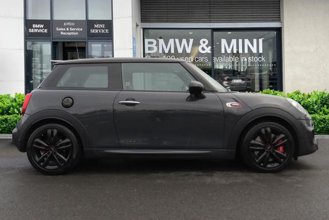 MINI Hatch Photo 3