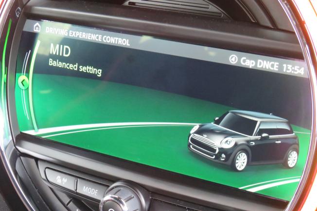MINI Hatch Photo 32