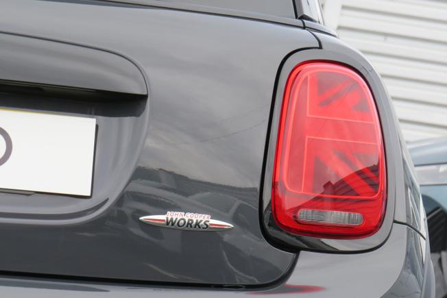 MINI Hatch Photo 34