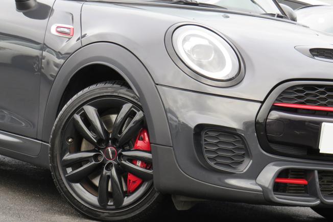 MINI Hatch Photo 6