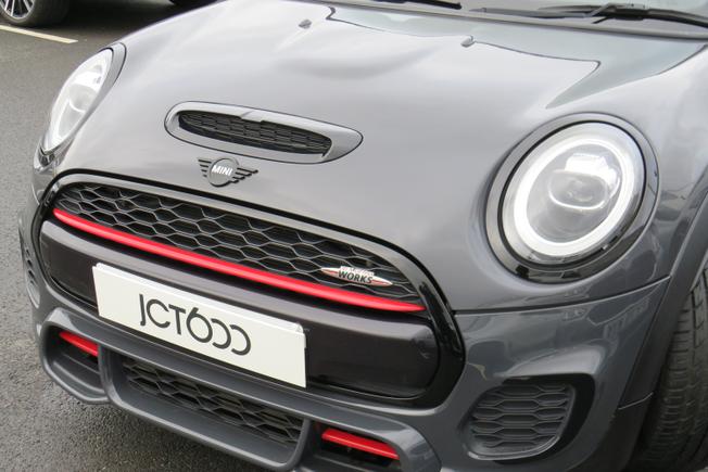 MINI Hatch Photo 8