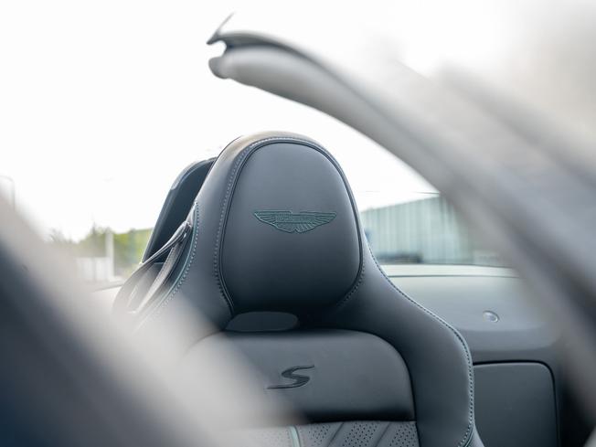 ASTON MARTIN Vantage S Roadster Photo 5