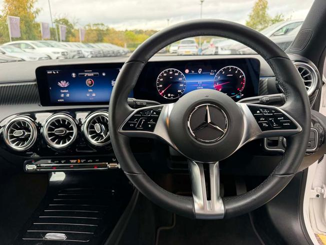 MERCEDES-BENZ A Class Photo 34