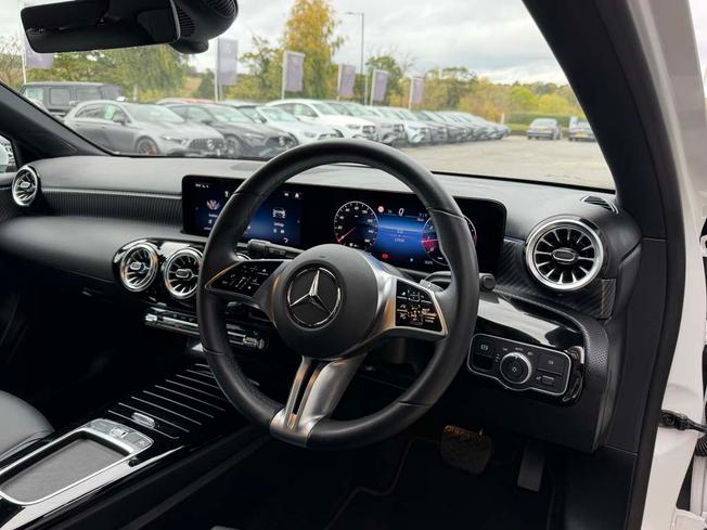 MERCEDES-BENZ A Class Photo 35