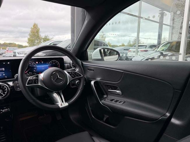 MERCEDES-BENZ A Class Photo 37