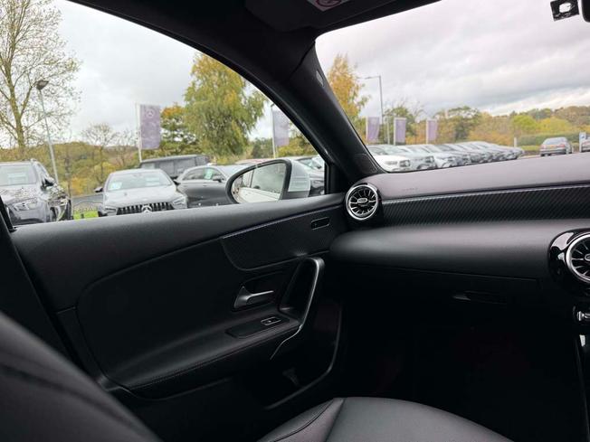 MERCEDES-BENZ A Class Photo 38