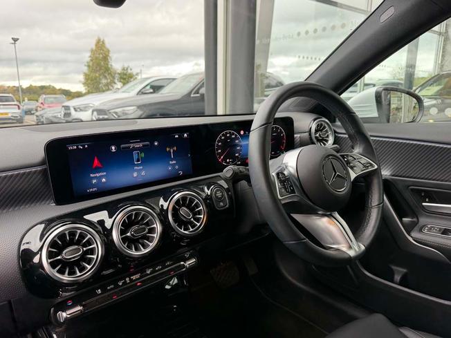 MERCEDES-BENZ A Class Photo 39