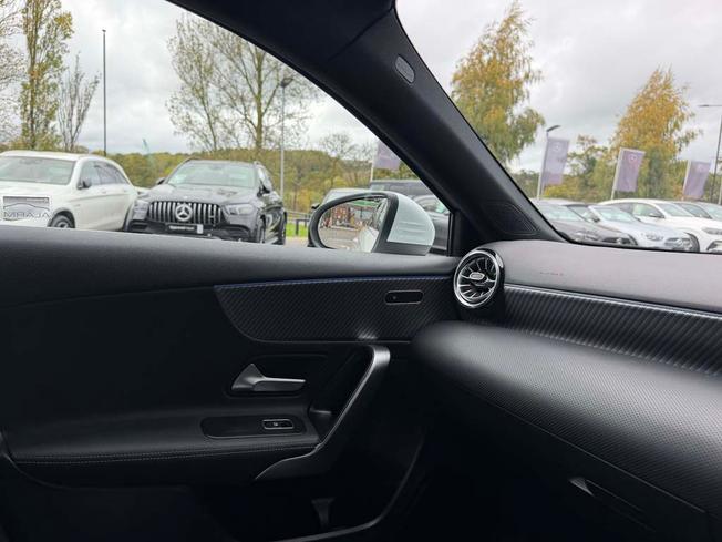 MERCEDES-BENZ A Class Photo 42